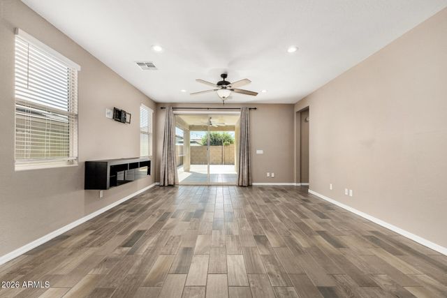 13335 W BRILES Road, Peoria, AZ 85383