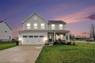 3268 Stoneleigh Road NE, Canton, OH 44721