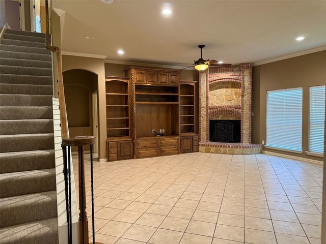 2207 Canterbury Drive, Mansfield, TX 76063