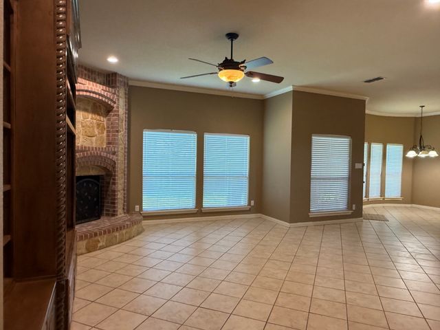 2207 Canterbury Drive, Mansfield, TX 76063