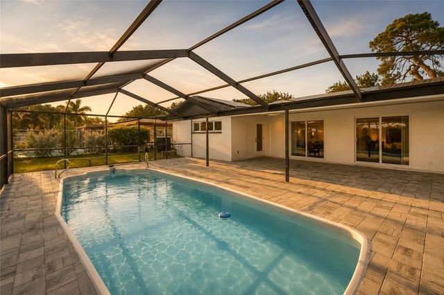 2580 68TH AVENUE S, St Petersburg, FL 33712
