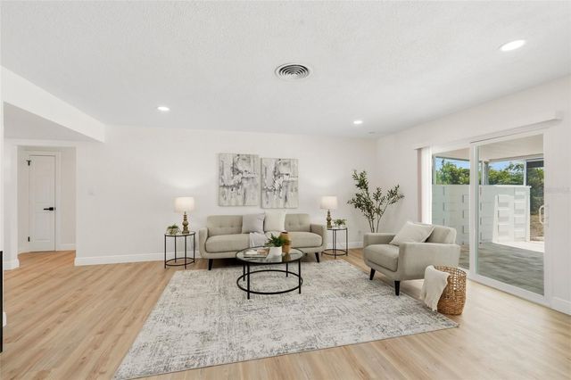 2580 68TH AVENUE S, St Petersburg, FL 33712