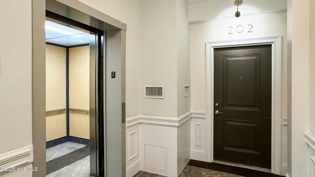 619 N 4th Street 202, Wilmington, NC 28401