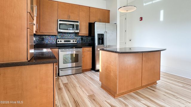 619 N 4th Street 202, Wilmington, NC 28401