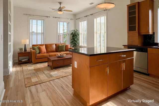 619 N 4th Street 202, Wilmington, NC 28401