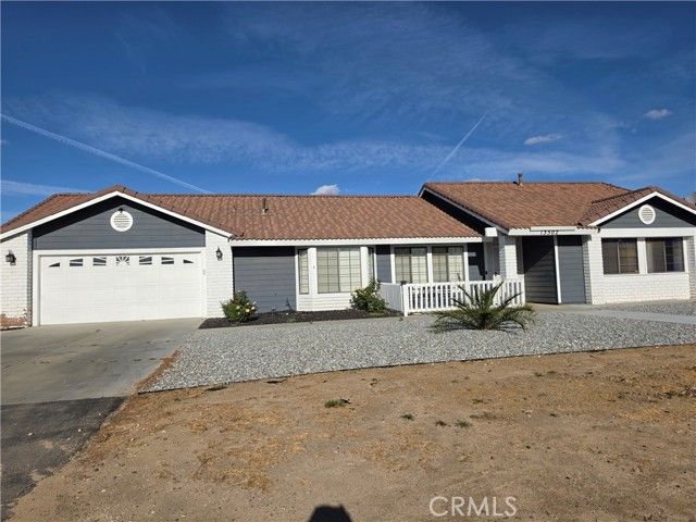 13502 Cuyamaca Road, Apple Valley, CA 92308