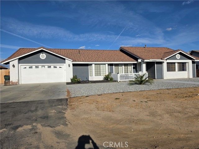 13502 Cuyamaca Road, Apple Valley, CA 92308