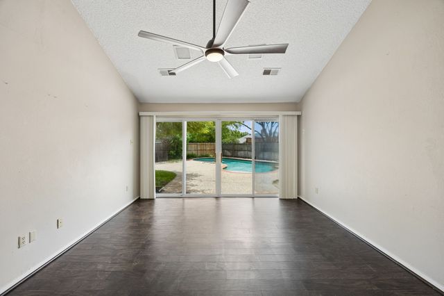 5 Chelsey Circle, Richardson, TX 75082