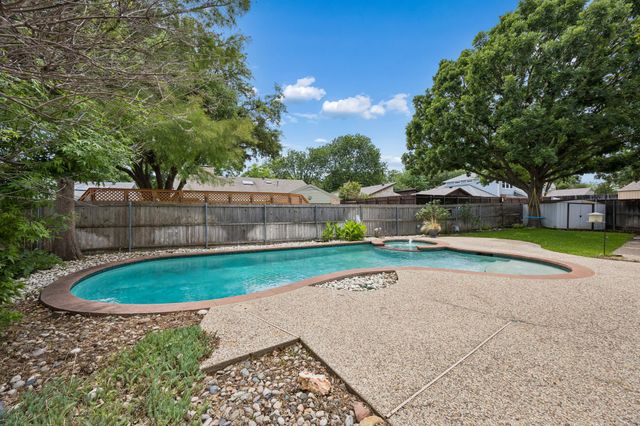 5 Chelsey Circle, Richardson, TX 75082