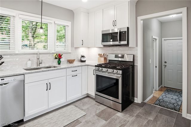 3126 Mayfield Road, Silver Lake, OH 44224