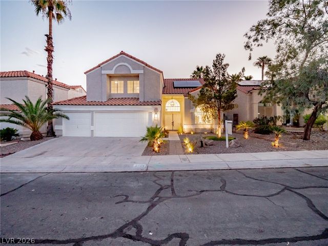 2729 Beachside Court, Las Vegas, NV 89117