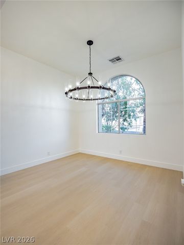 2729 Beachside Court, Las Vegas, NV 89117