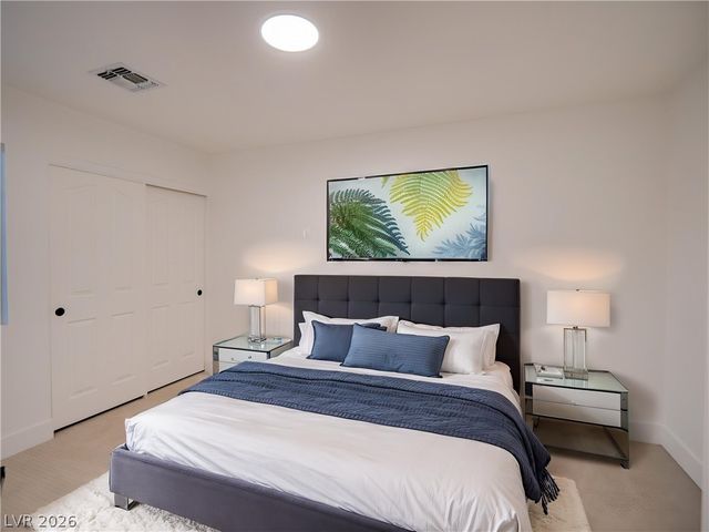 2729 Beachside Court, Las Vegas, NV 89117