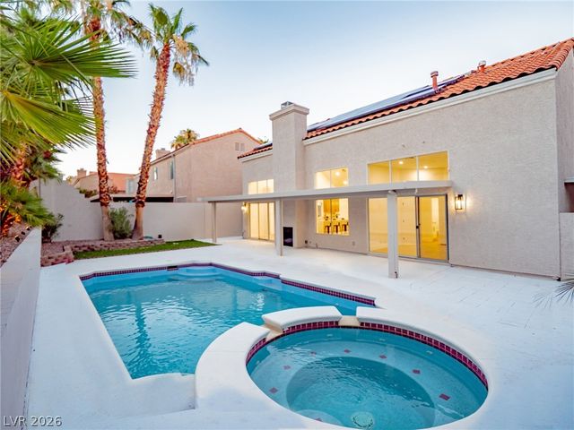 2729 Beachside Court, Las Vegas, NV 89117