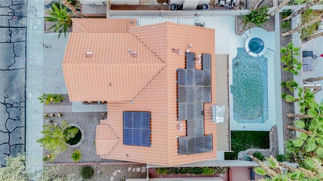 2729 Beachside Court, Las Vegas, NV 89117