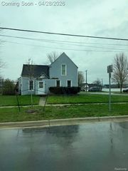 607 Toledo Street, Dundee Village, MI 48131