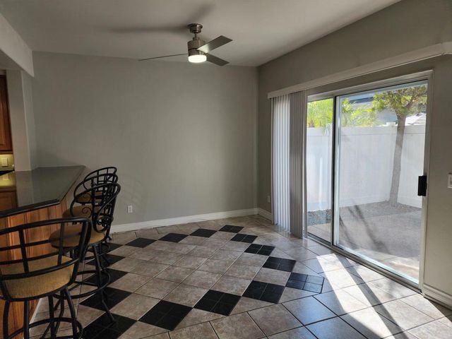 8597 Via Mallorca F, La Jolla, CA 92037