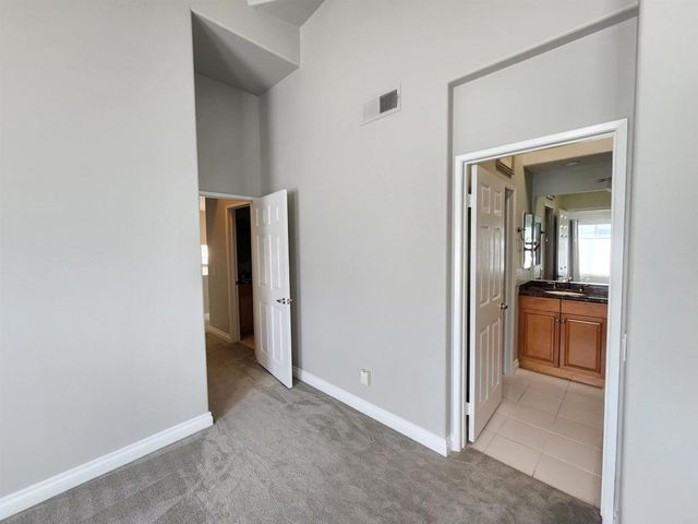 8597 Via Mallorca F, La Jolla, CA 92037