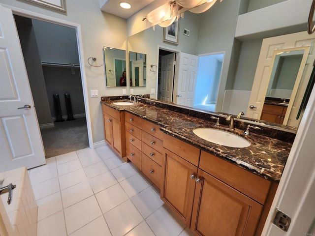 8597 Via Mallorca F, La Jolla, CA 92037