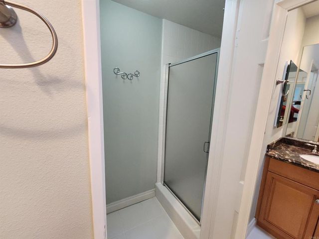 8597 Via Mallorca F, La Jolla, CA 92037