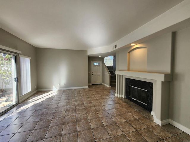 8597 Via Mallorca F, La Jolla, CA 92037