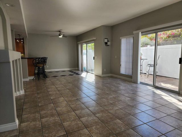 8597 Via Mallorca F, La Jolla, CA 92037