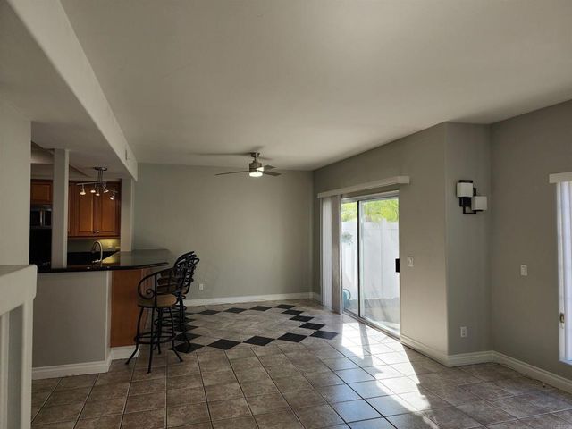 8597 Via Mallorca F, La Jolla, CA 92037