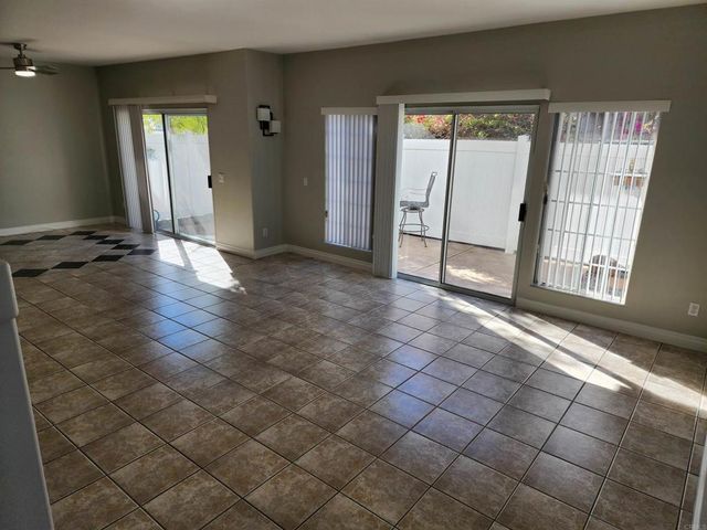 8597 Via Mallorca F, La Jolla, CA 92037