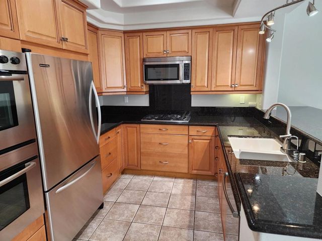 8597 Via Mallorca F, La Jolla, CA 92037