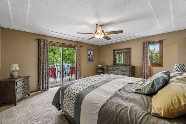920 Pershing Circle, Burnsville, MN 55306