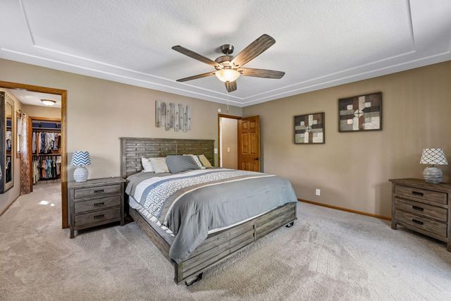 920 Pershing Circle, Burnsville, MN 55306
