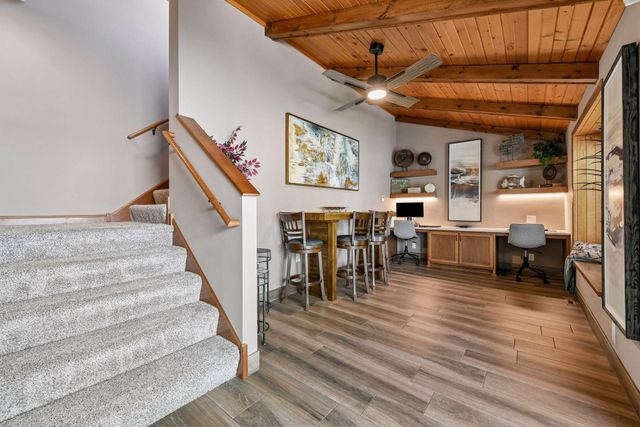 920 Pershing Circle, Burnsville, MN 55306