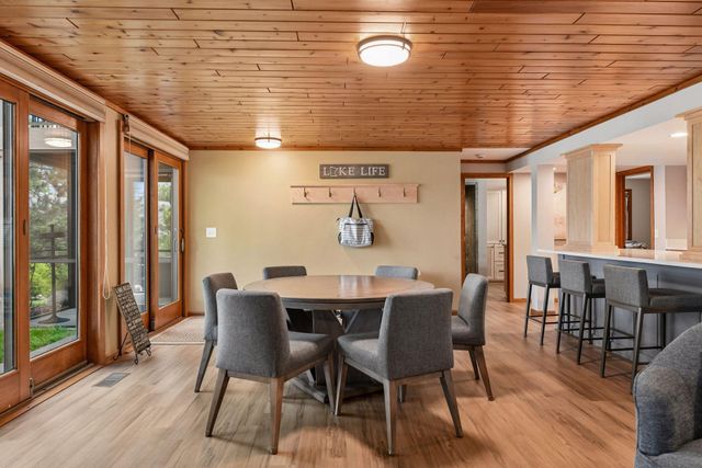 920 Pershing Circle, Burnsville, MN 55306