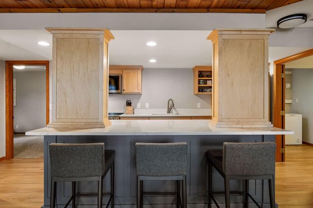 920 Pershing Circle, Burnsville, MN 55306