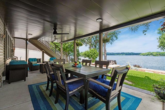 920 Pershing Circle, Burnsville, MN 55306