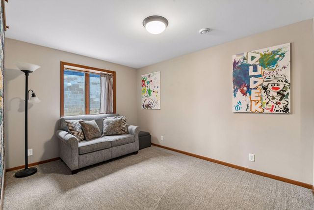 920 Pershing Circle, Burnsville, MN 55306