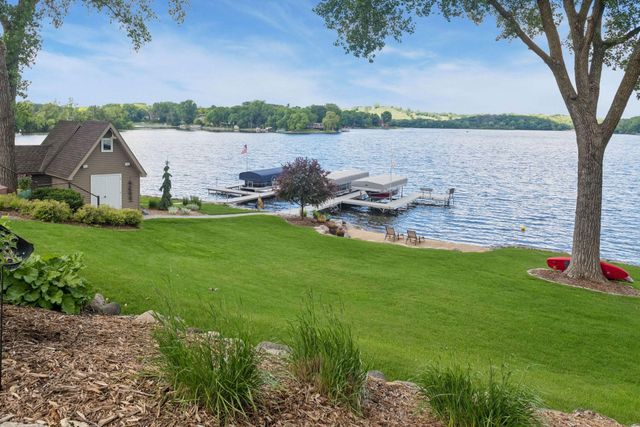920 Pershing Circle, Burnsville, MN 55306