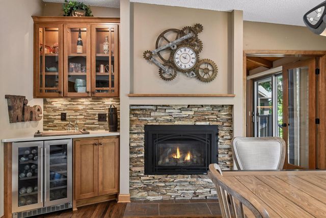 920 Pershing Circle, Burnsville, MN 55306