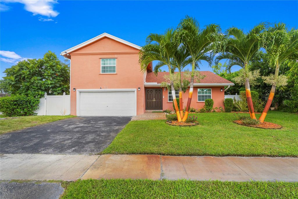 7527 SW 7th Court, North Lauderdale, FL 33068