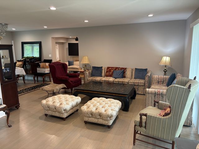 130 Birchwood Road, Northbrook, IL 60062