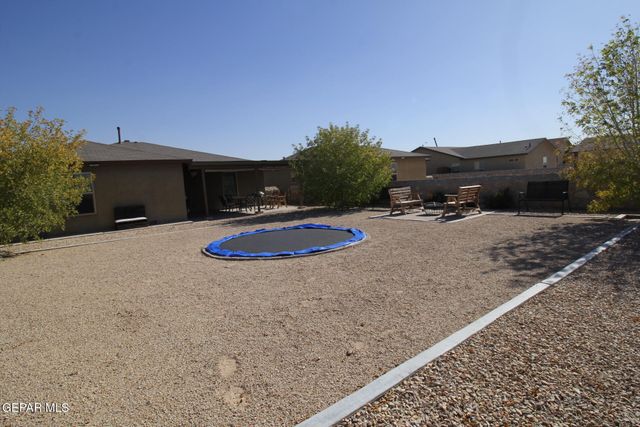 797 NUEVO DESIERTO Drive, El Paso, TX 79928