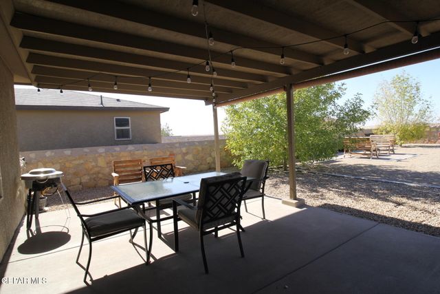 797 NUEVO DESIERTO Drive, El Paso, TX 79928