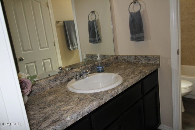 797 NUEVO DESIERTO Drive, El Paso, TX 79928