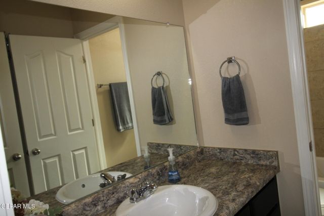 797 NUEVO DESIERTO Drive, El Paso, TX 79928