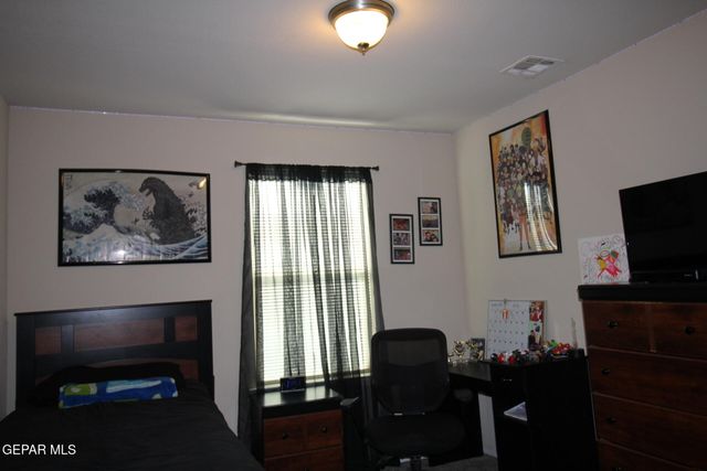 797 NUEVO DESIERTO Drive, El Paso, TX 79928