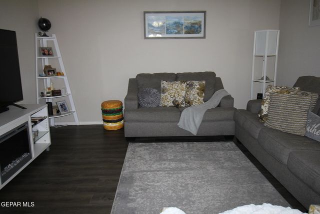 797 NUEVO DESIERTO Drive, El Paso, TX 79928