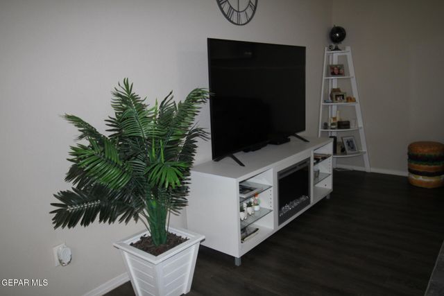 797 NUEVO DESIERTO Drive, El Paso, TX 79928