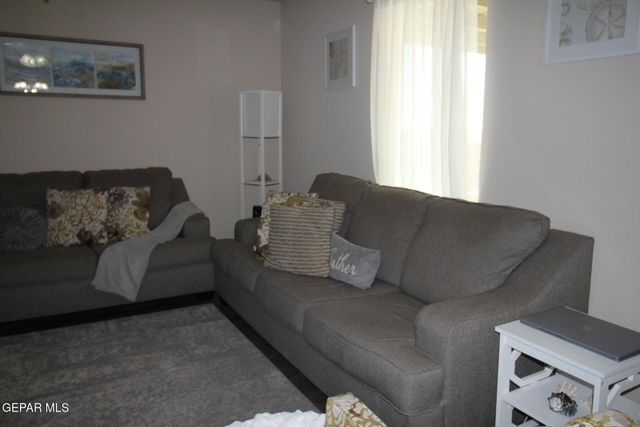 797 NUEVO DESIERTO Drive, El Paso, TX 79928