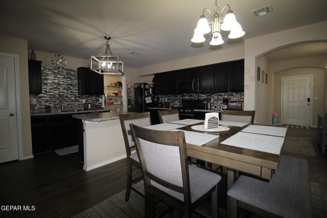 797 NUEVO DESIERTO Drive, El Paso, TX 79928