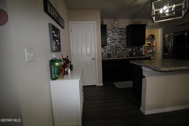 797 NUEVO DESIERTO Drive, El Paso, TX 79928